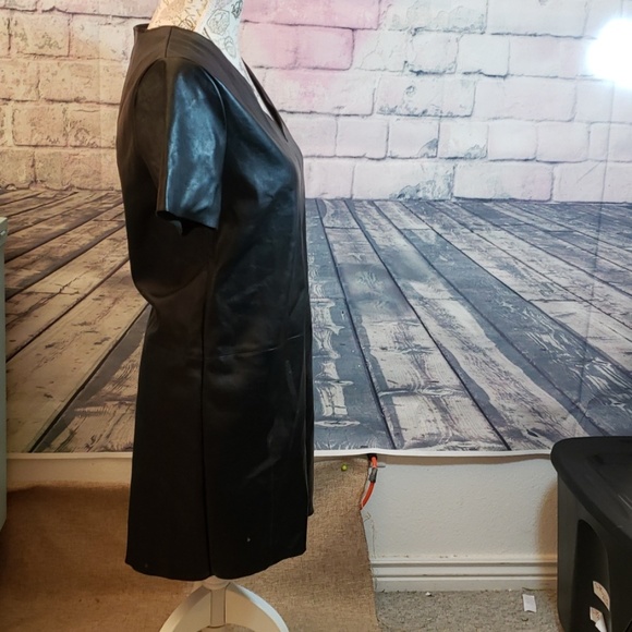 One Clothing Size Medium Black Polyurethane Dress - Picture 4 of 4